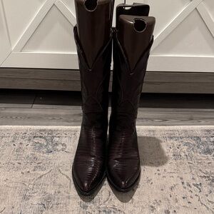 Lucchese Dark Brown Heeled Boots W7.5, like new